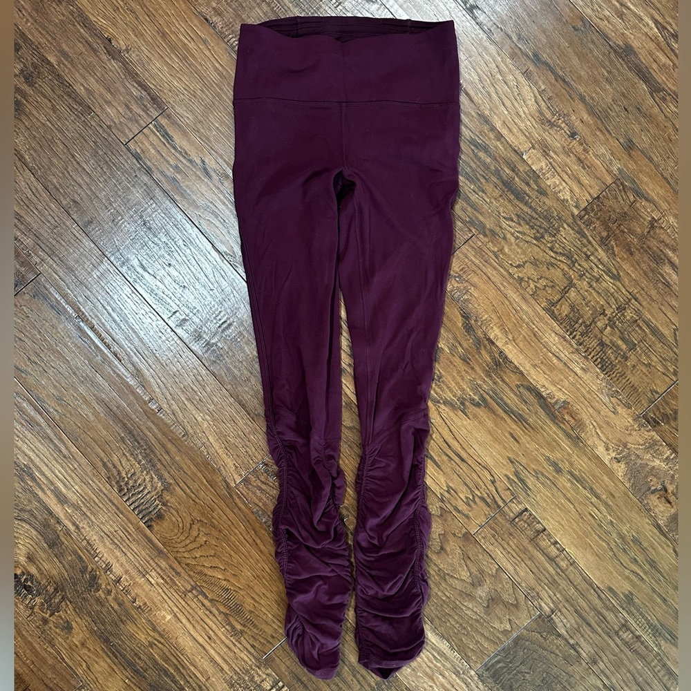 Lululemon Ruched Tights In Grape Color - Size 6 - image 5